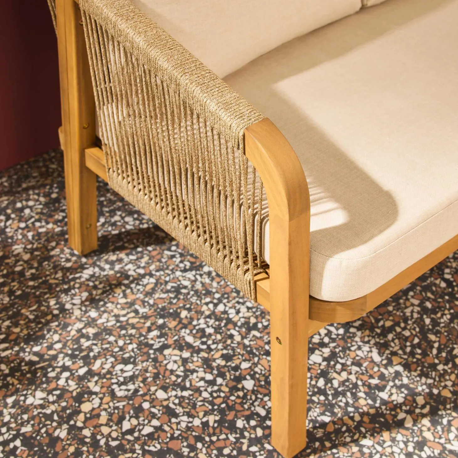 3-Sitzer Outdoor-Sofa aus Akazienholz, Seilbespannung und Stoff