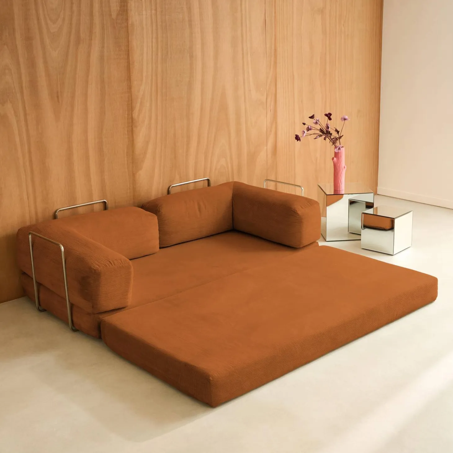 3-Sitzer-Schlafsofa im Vintage-Stil mit Cordbezug und verchromtem Außengestell