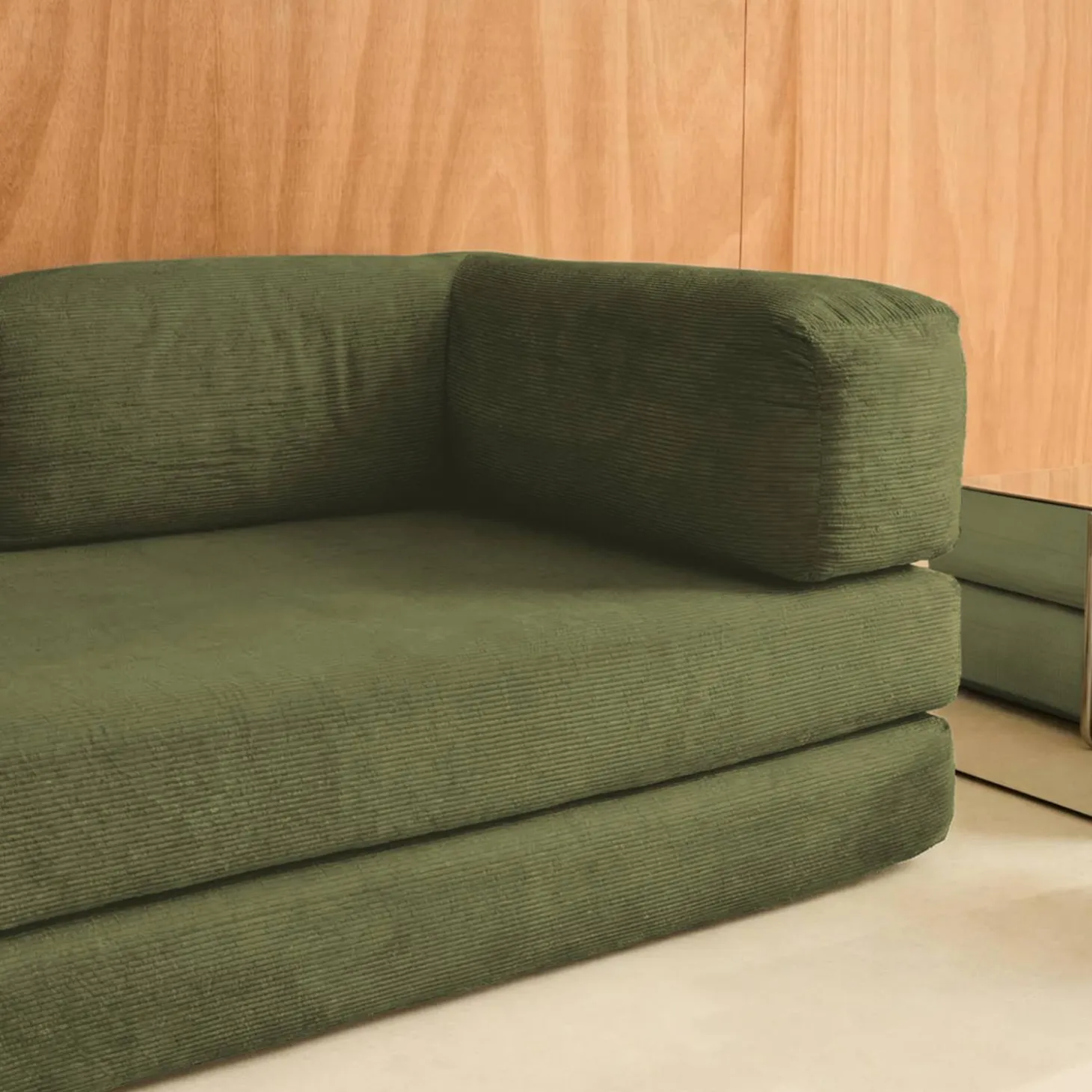 3-Sitzer-Schlafsofa im Vintage-Stil mit Cordbezug und verchromtem Außengestell
