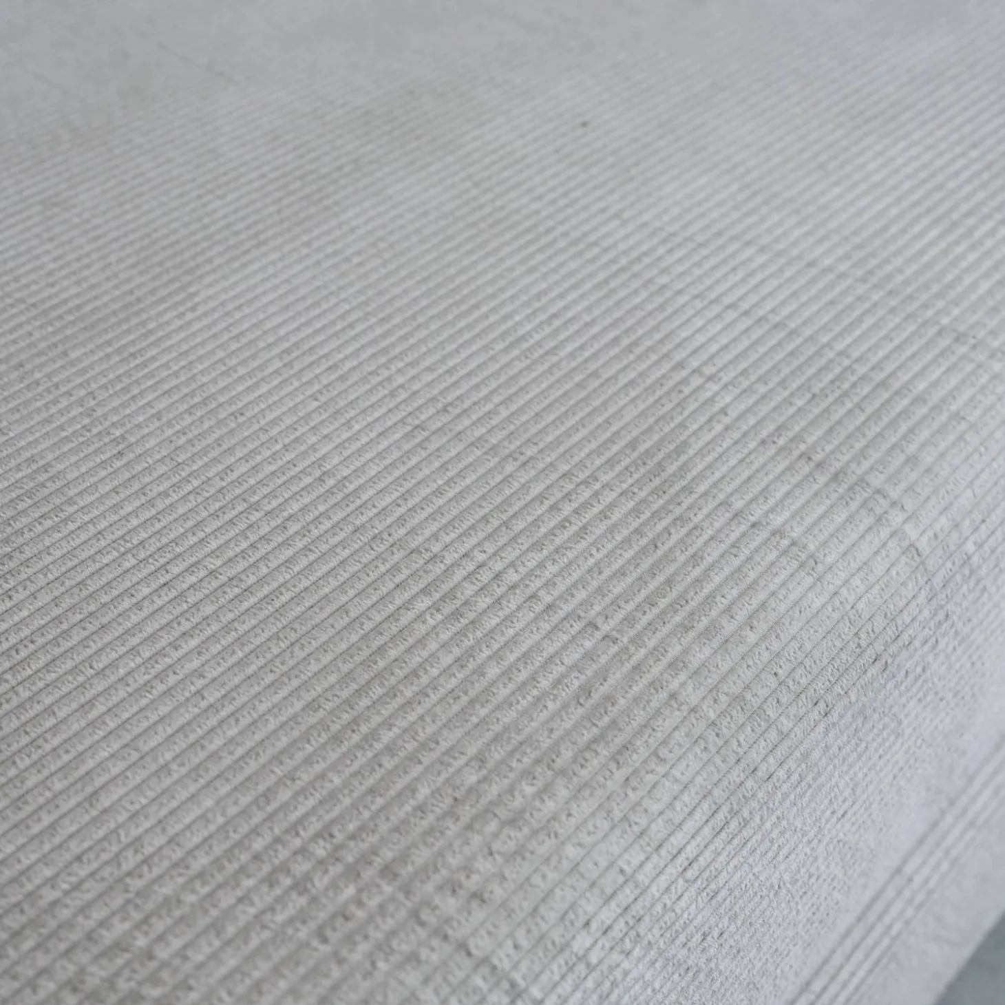 3-Sitzer-Schlafsofa im Vintage-Stil mit Cordbezug und verchromtem Außengestell