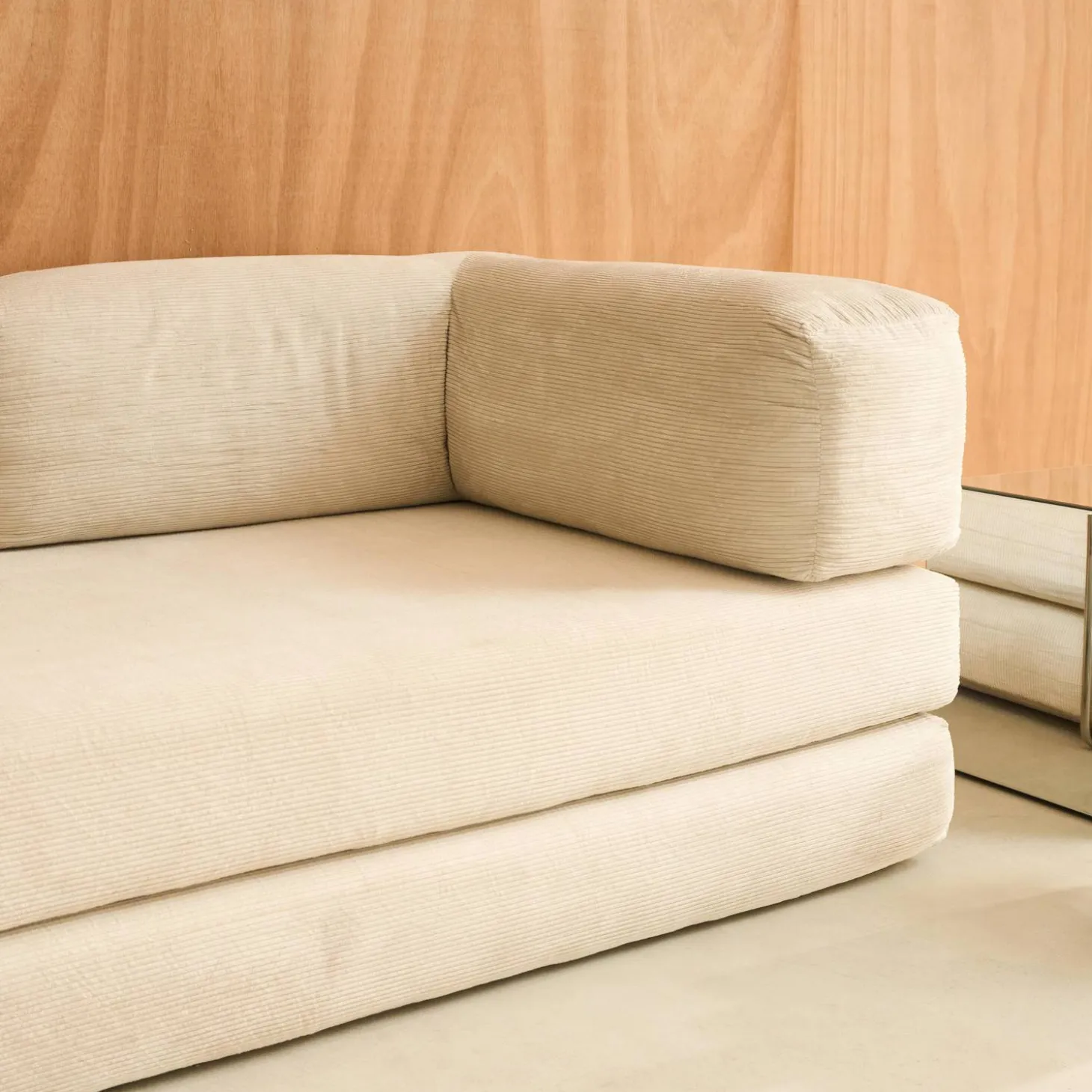 3-Sitzer-Schlafsofa im Vintage-Stil mit Cordbezug und verchromtem Außengestell
