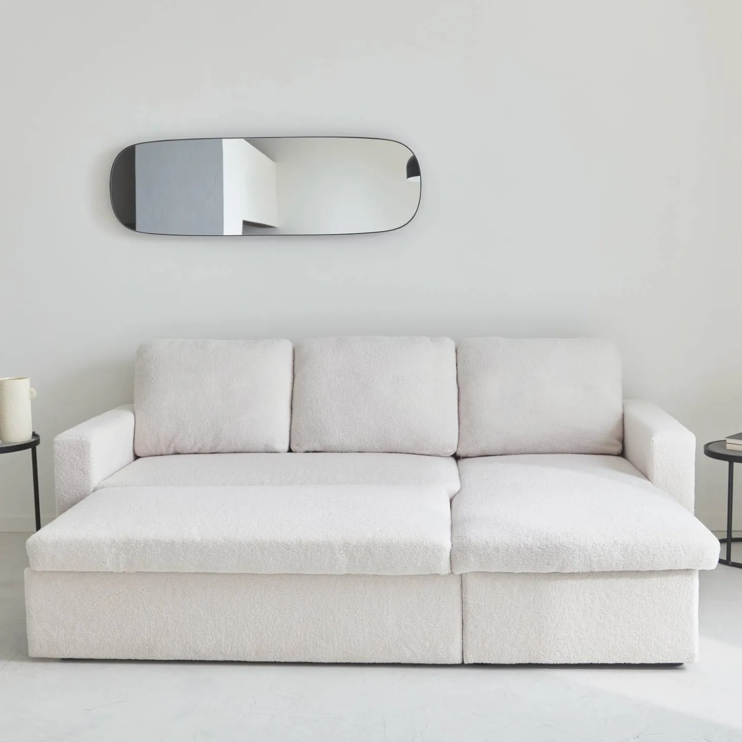 3-Sitzer Schlafsofa mit beidseitig montierbarer Recamiere und Bouclé-Bezug