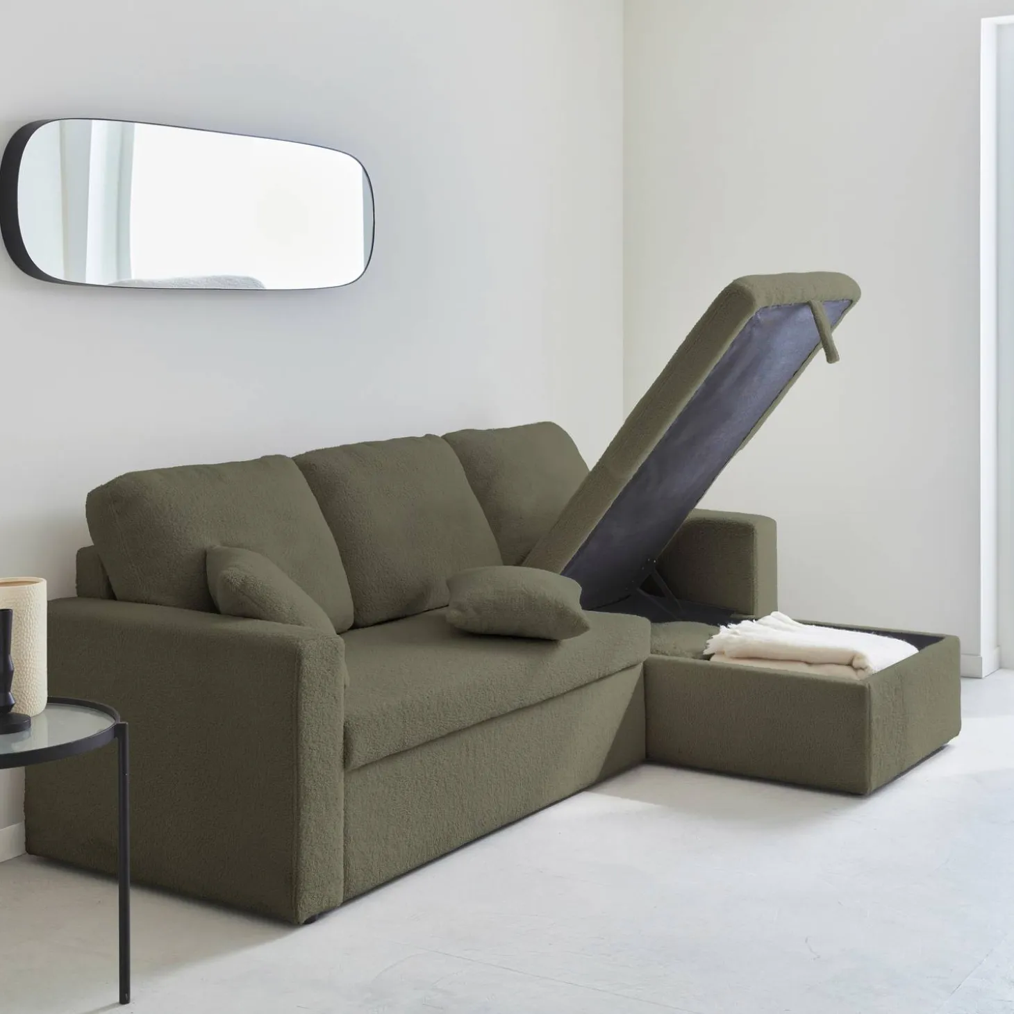 3-Sitzer Schlafsofa mit beidseitig montierbarer Recamiere und Bouclé-Bezug