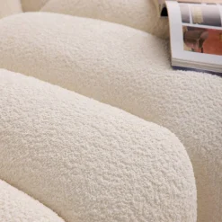 3-Sitzer-Sofa im Muscheldesign mit Bouclé-Bezug
