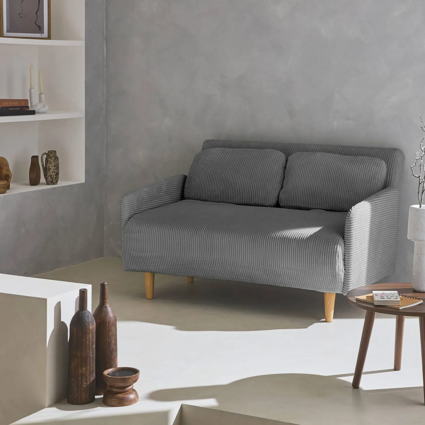2-Sitzer-Sofa mit Cordbezug und Holzfüßen