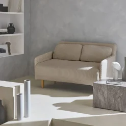 2-Sitzer-Sofa mit Cordbezug und Holzfüßen