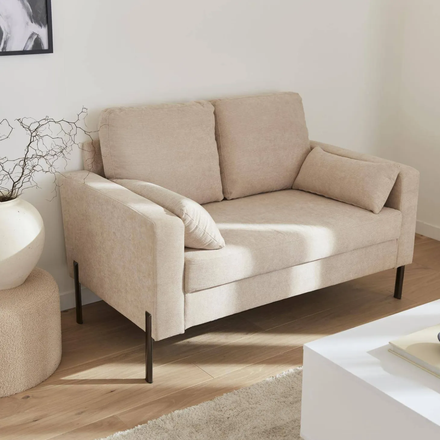 2-Sitzer-Sofa, mit Cordbezug und Metallfüßen