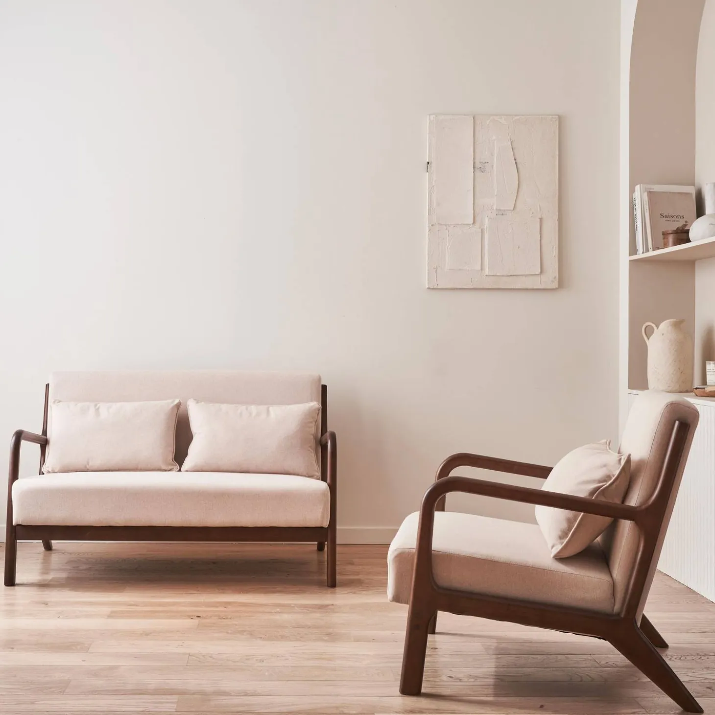 2-Sitzer Sofa + Sessel aus nussbaumfarbenem Hevea-Holz mit Bezug in beige