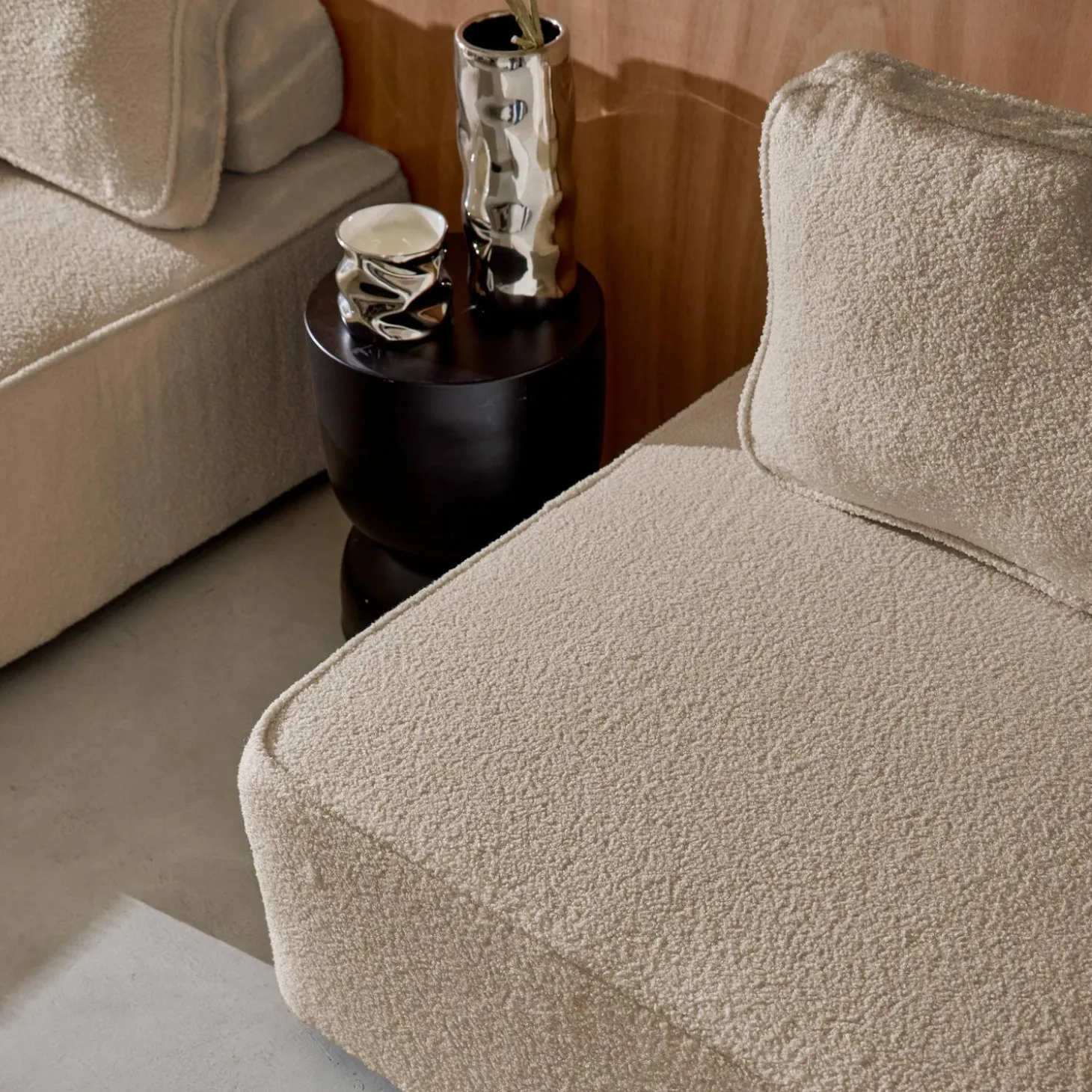 2-Sitzer Sofa und 2 Sessel mit Bouclé-Bezug für ein modulares Sofa