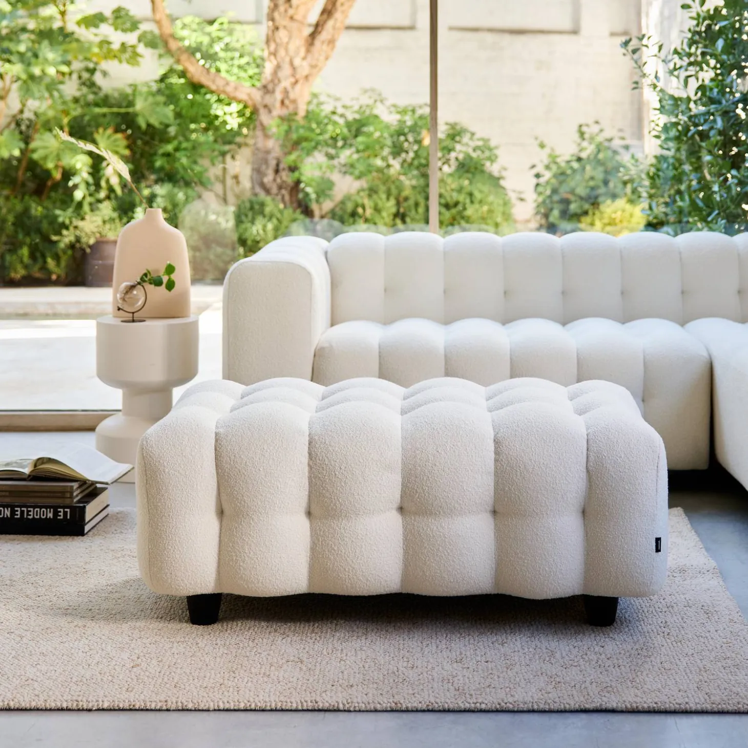 Sitzhocker Fußhocker mit strukturiertem Bouclébezug für 3-Sitzer Ecksofa Leon