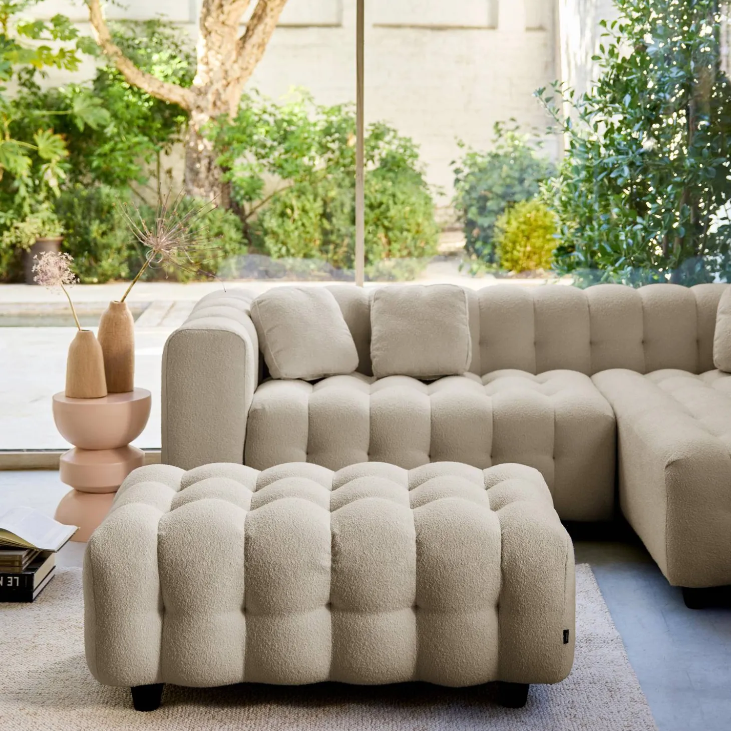 Sitzhocker Fußhocker mit strukturiertem Bouclébezug für 3-Sitzer Ecksofa Leon