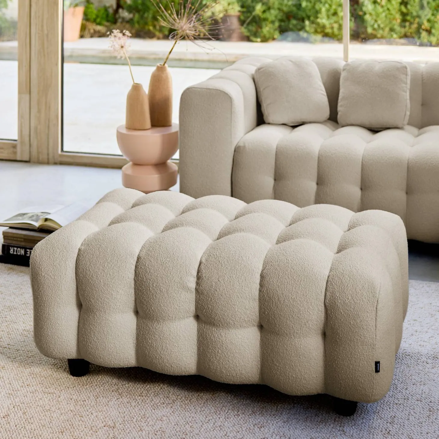 Sitzhocker Fußhocker mit strukturiertem Bouclébezug für 3-Sitzer Ecksofa Leon