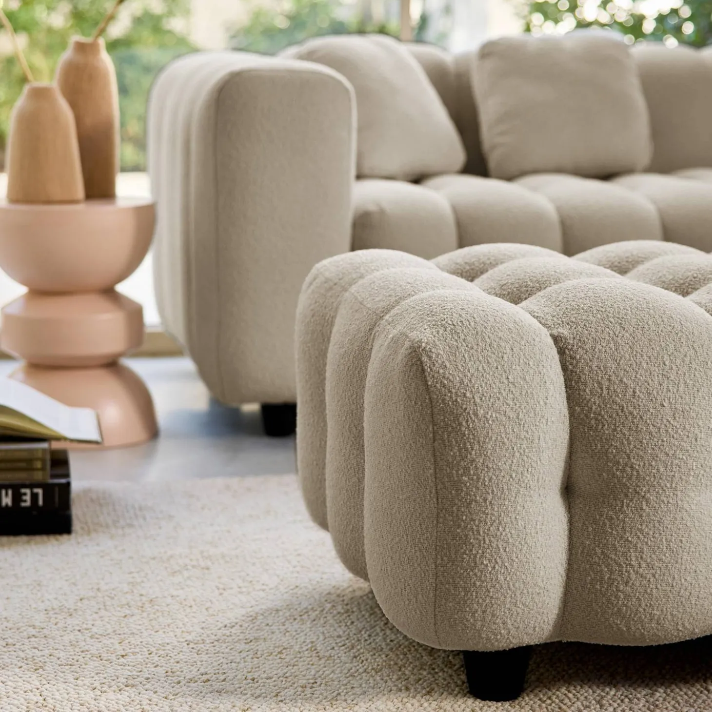 Sitzhocker Fußhocker mit strukturiertem Bouclébezug für 3-Sitzer Ecksofa Leon