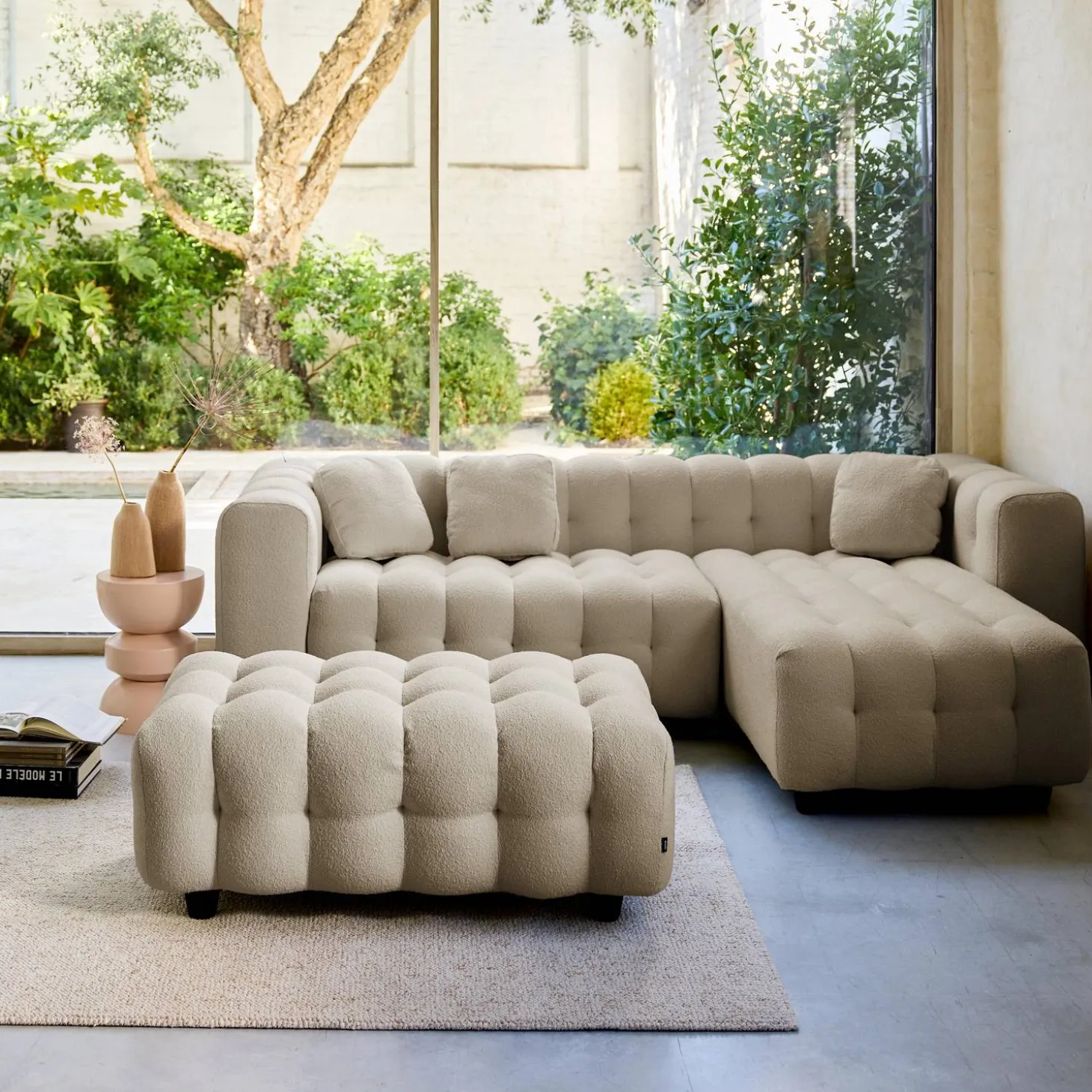 Sitzhocker Fußhocker mit strukturiertem Bouclébezug für 3-Sitzer Ecksofa Leon