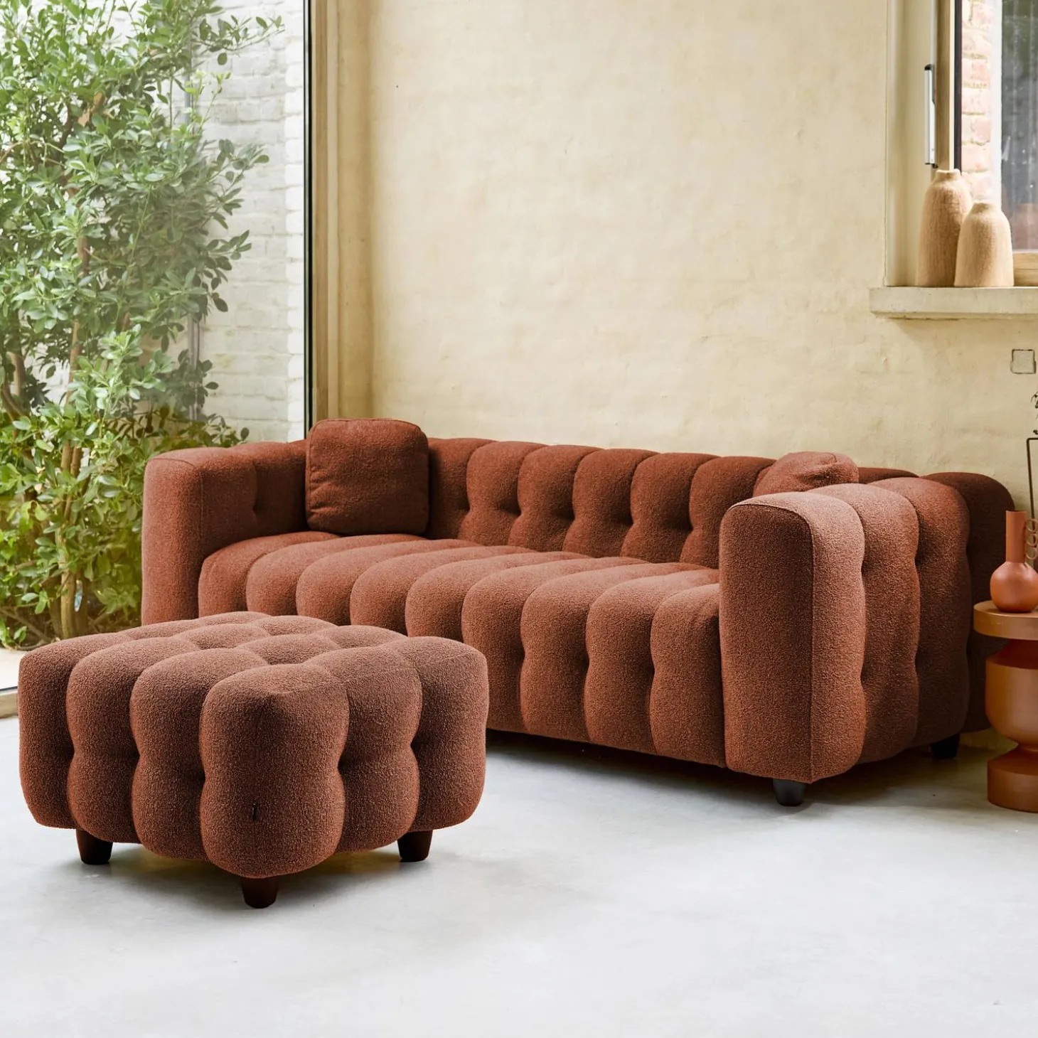 Sitzhocker Fußhocker mit strukturiertem Bouclébezug für 3-Sitzer Sofa Leon