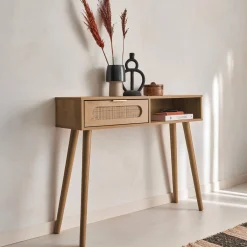 Skandinavische Konsole mit Holzdekor und abgerundetem Rattan-Geflecht