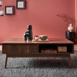 Skandinavischer Couchtisch mit geriffeltem Holzdekor, 2 Nischen, 1 Schublade