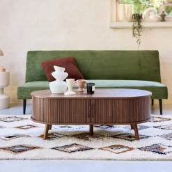 Skandinavischer Couchtisch mit geriffeltm Holzlook und 2 Schiebetüren