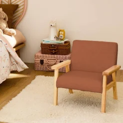 Skandinavischer Kindersessel aus Hevea-Holz