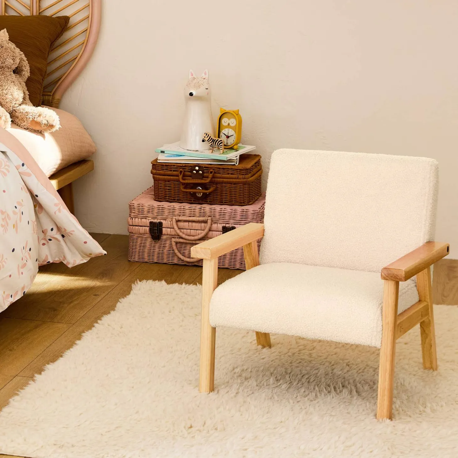 Skandinavischer Kindersessel aus Hevea-Holz