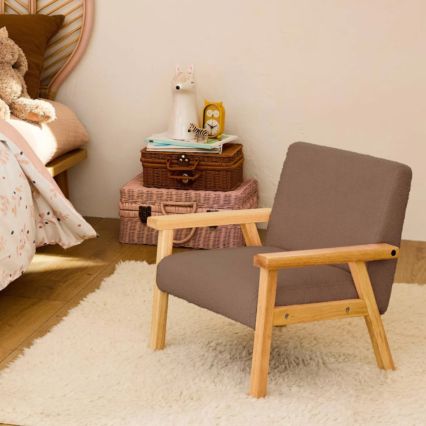 Skandinavischer Kindersessel aus Hevea-Holz