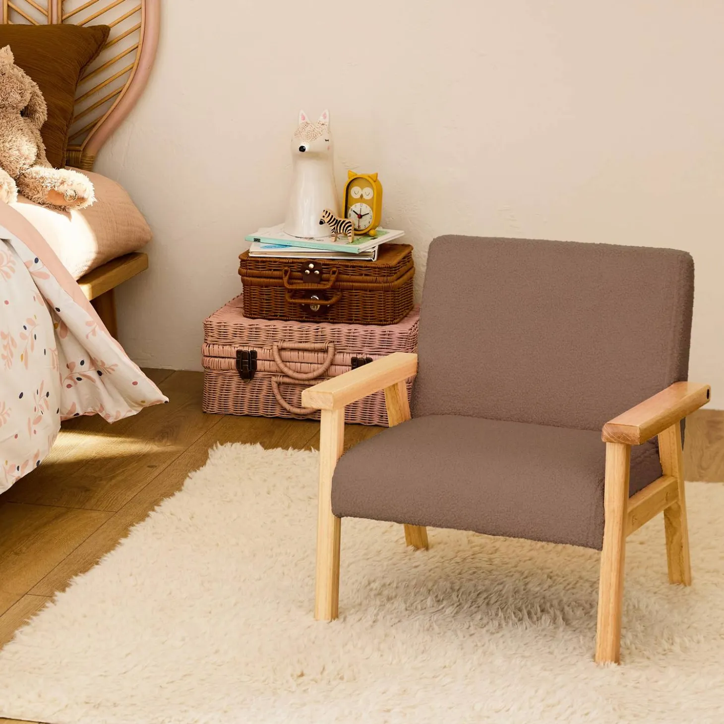 Skandinavischer Kindersessel aus Hevea-Holz