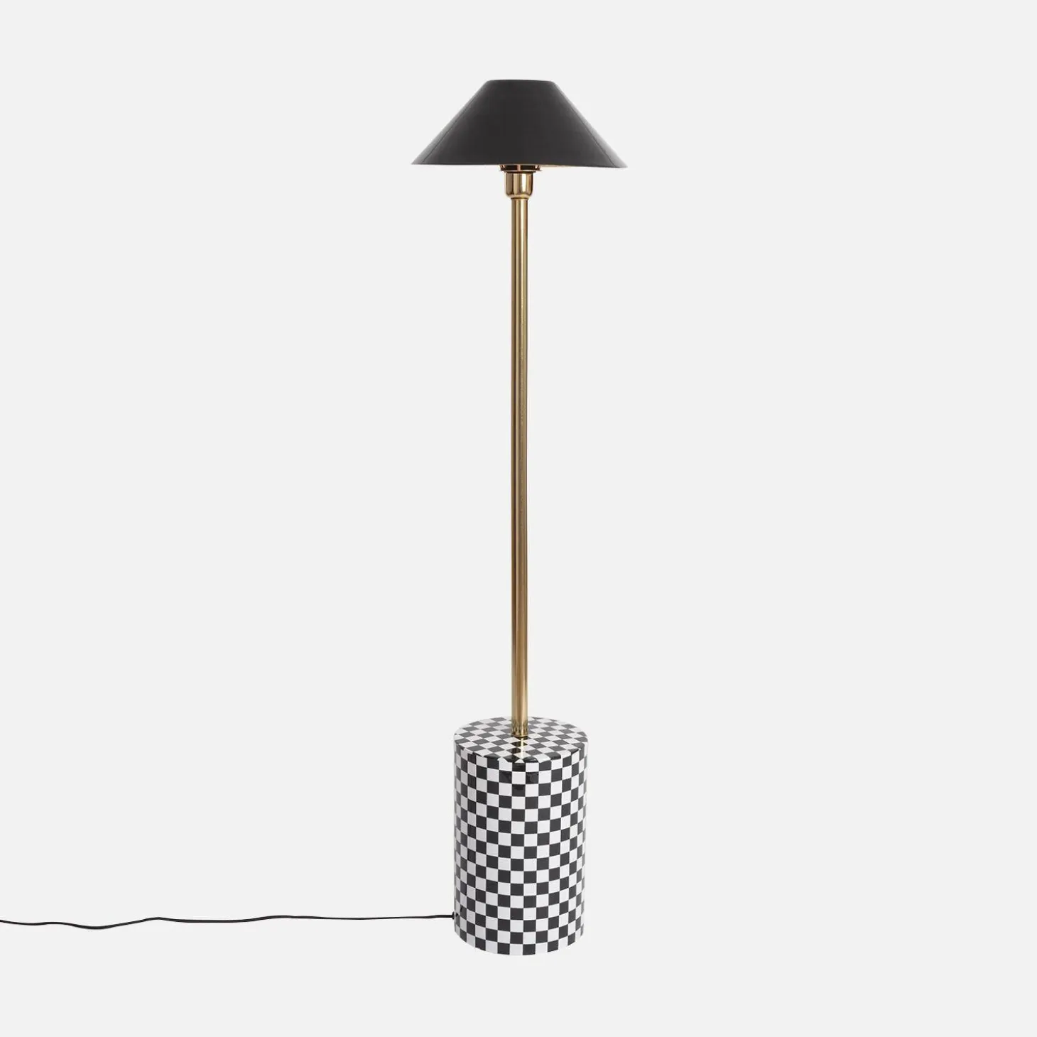 Stehlampe aus Metall mit Schachbrettmuster