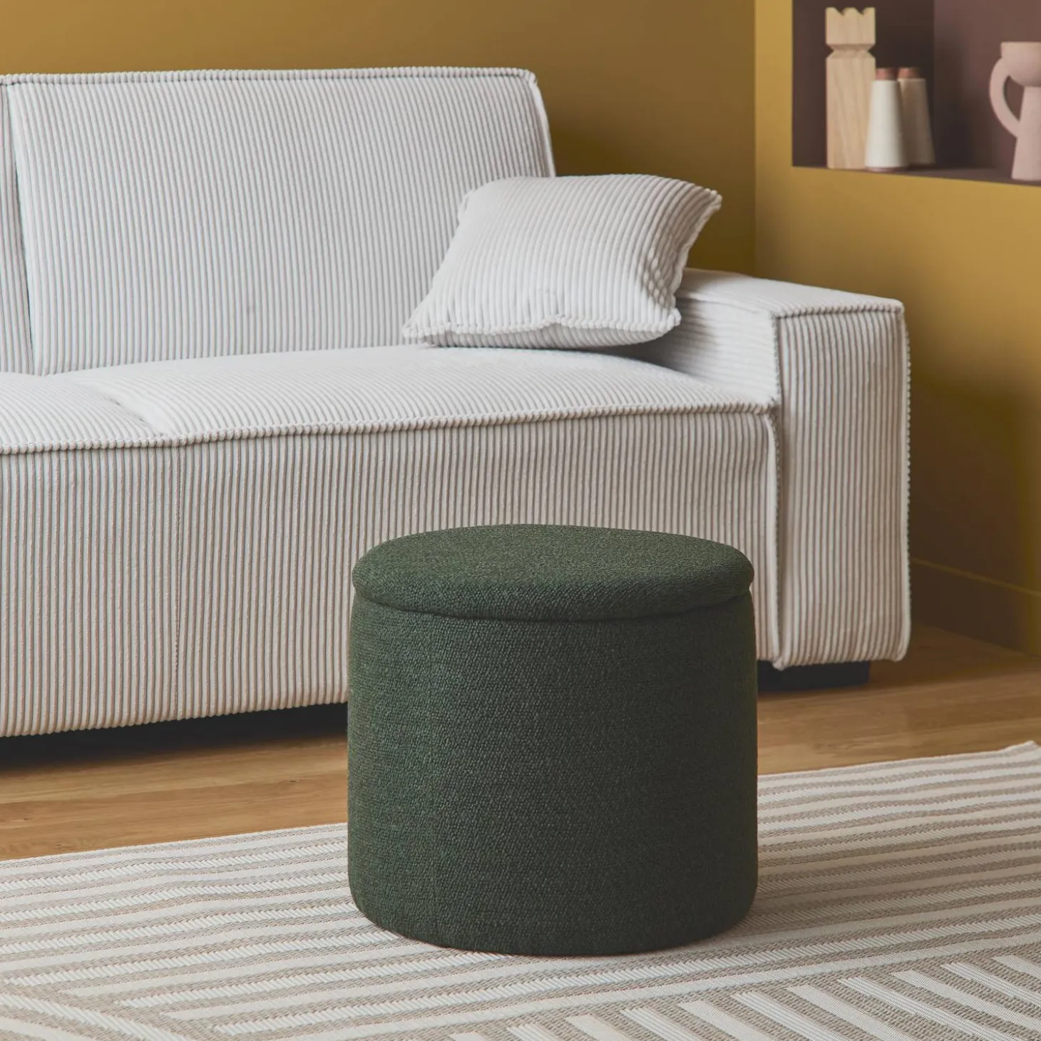 Stoffhocker mit Stauraum