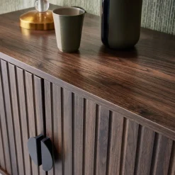 TV-Möbel mit geriffeltem Holzdekor 160 cm