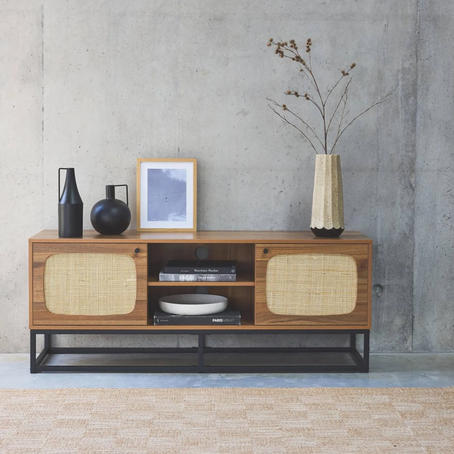 TV-Möbel mit Holzdekor und Rattan-Geflecht abgerundet 2 Türen - 140cm