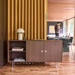 Vintage-Sideboard mit Holzdekor und Edelstahl, 2 Türen, 150cm