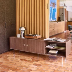 Vintage-TV-Möbel mit Holzdekor und Edelstahl, 2 Türen, 180cm