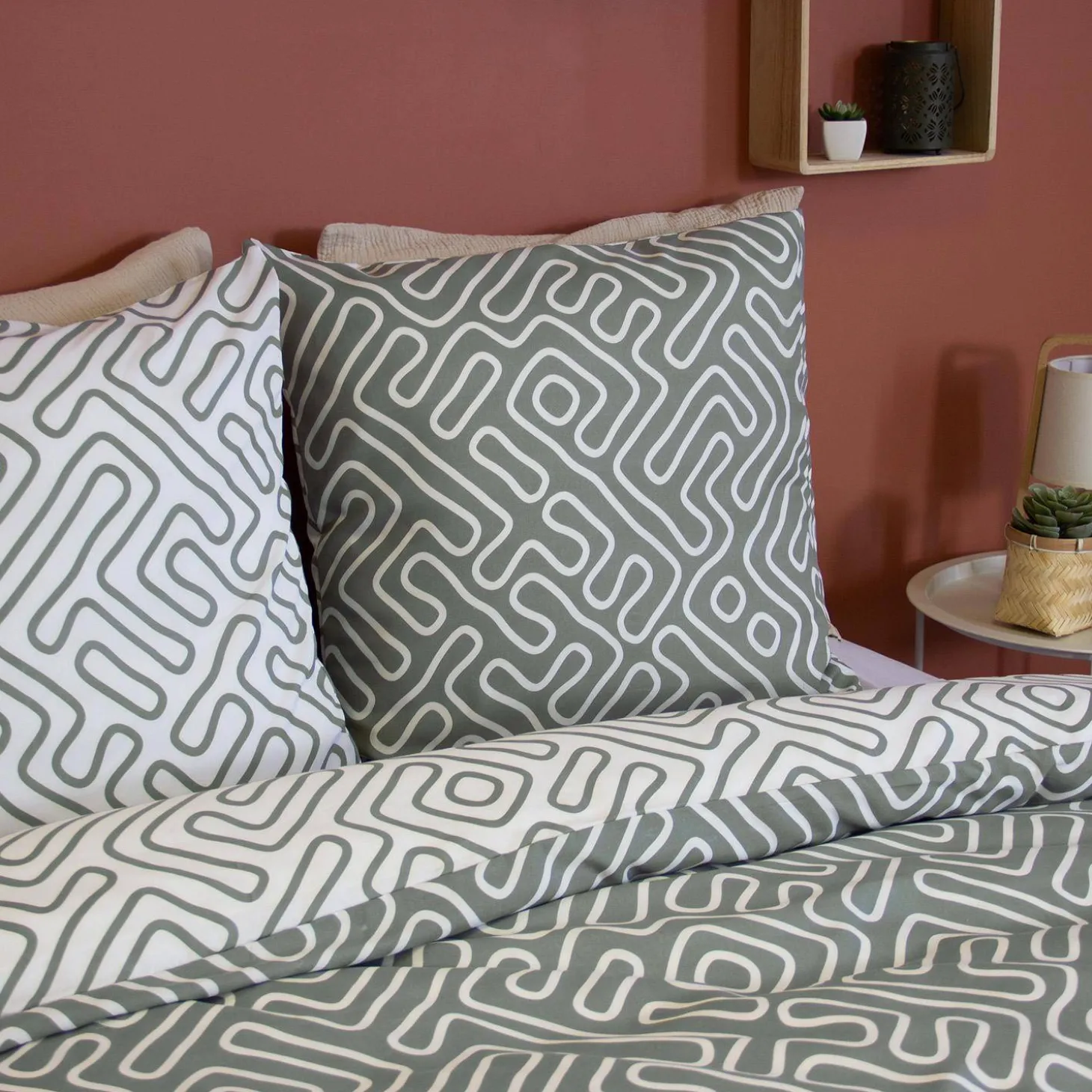 Wendebettwäsche-Set aus Mikrofaser für Doppelbett mit Labyrinthmuster in Grau